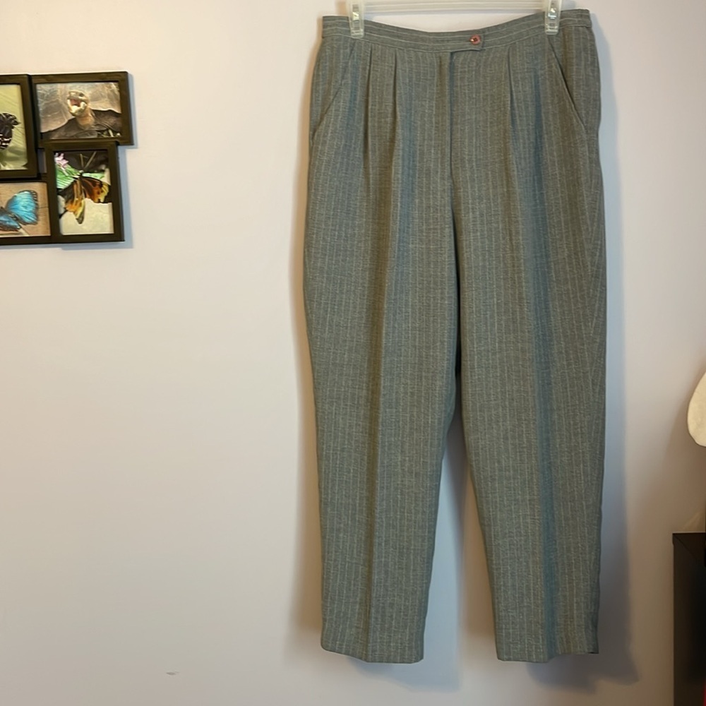 Haut De Gamme En Avance Woman size 14W Vintage Gray Pinstripe Trousers Pants